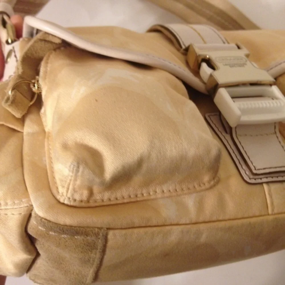 COACH vintage y2k scribble Hampton yellow front pocket bag